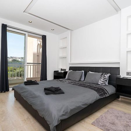 Modern 2 Bedroomed Apartment In Gzira Екстериор снимка